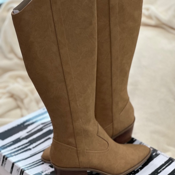 Women’s tall boots - Picture 4 of 6